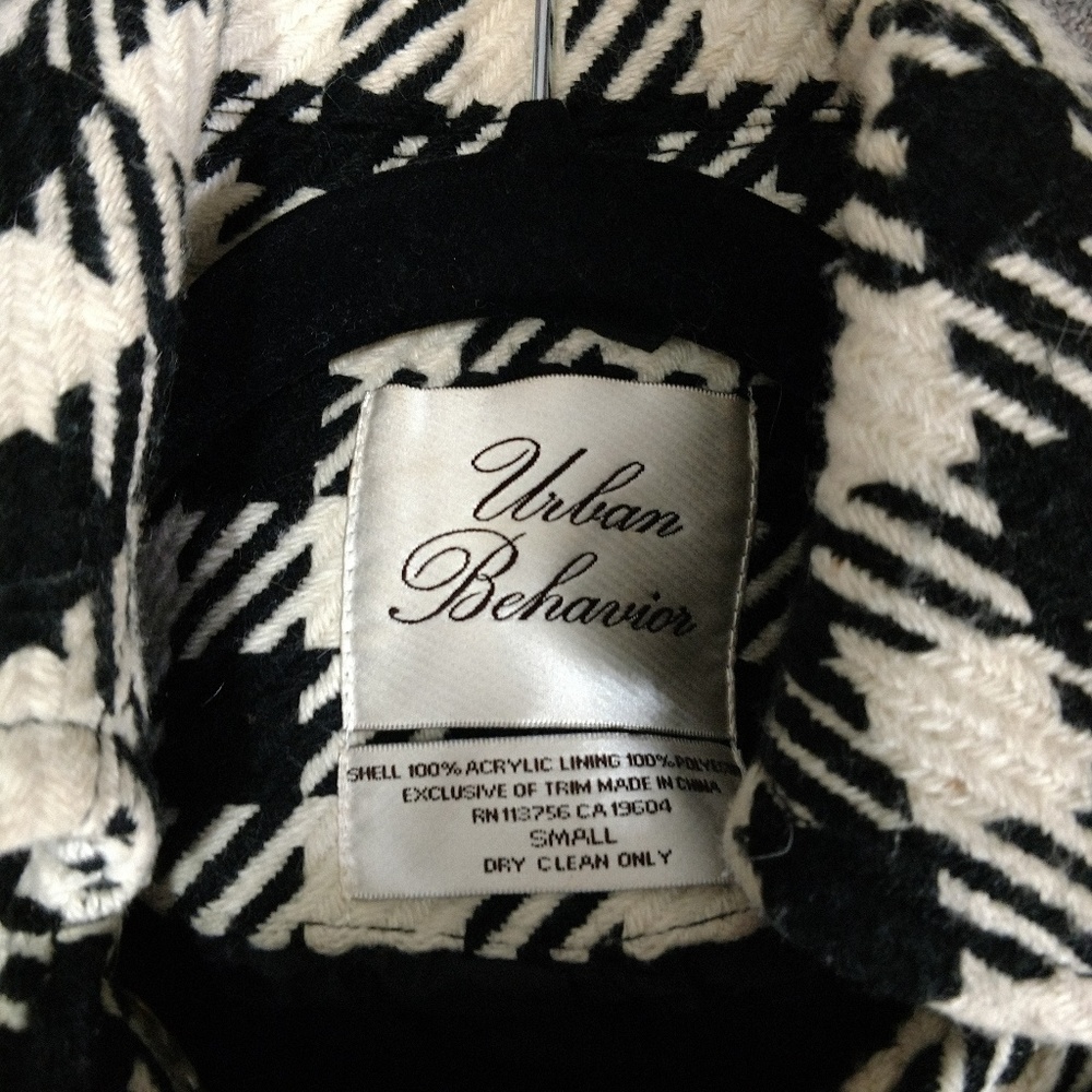 Trendy Coat - image 4